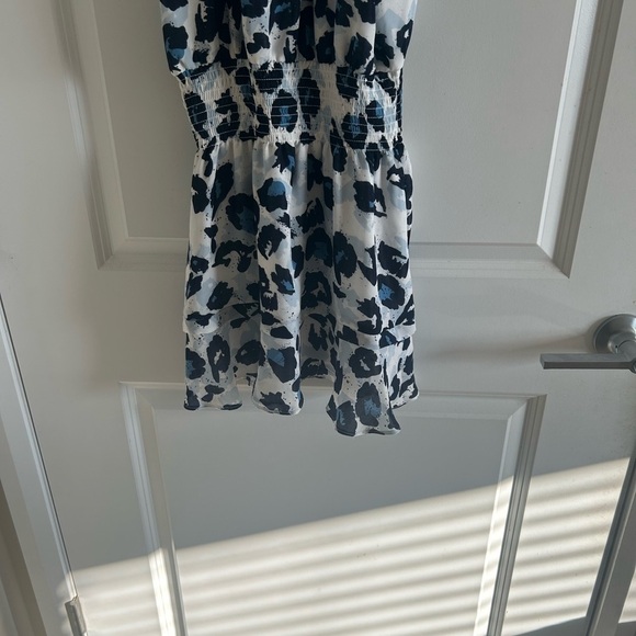Parker White Blue Snow Leopard Ruffle Print Dress Size M - Picture 3 of 9